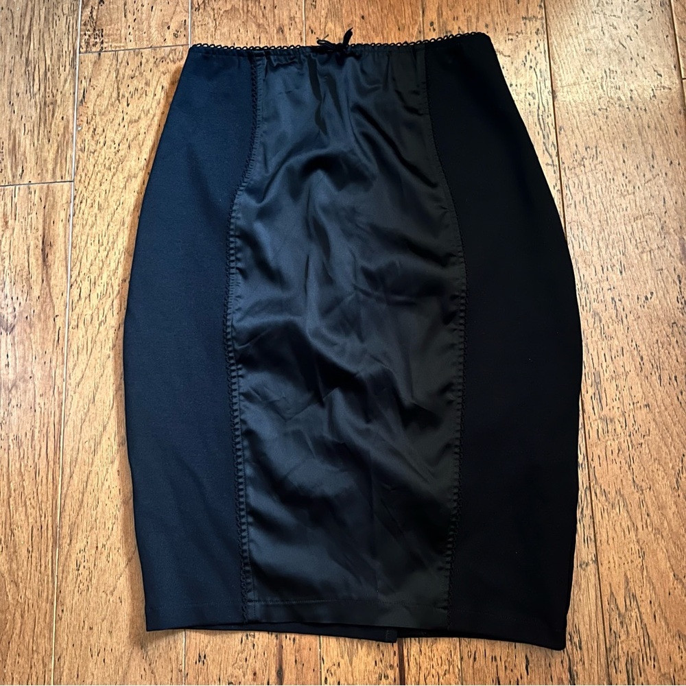 SEXY American Vintage Black Fitted Slip Skirt